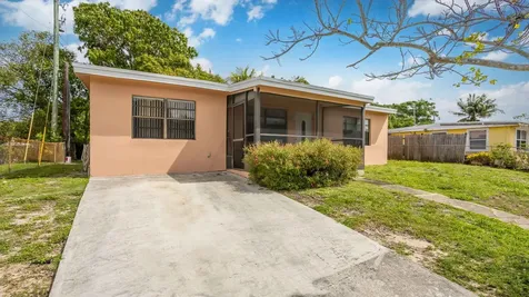131 Ficus Tree Drive Lantana FL 33462