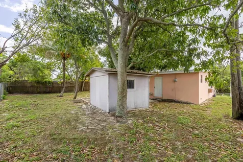131 Ficus Tree Drive Lantana FL 33462