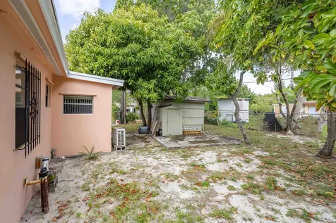 131 Ficus Tree Drive Lantana FL 33462
