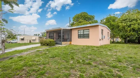 131 Ficus Tree Drive Lantana FL 33462