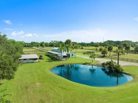 8530 8TH Street Vero Beach FL 32968