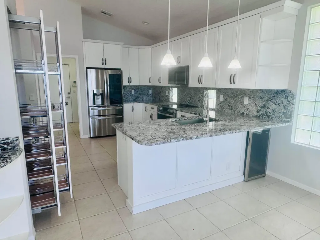 9360 Cove Point Circle Boynton Beach FL 33472