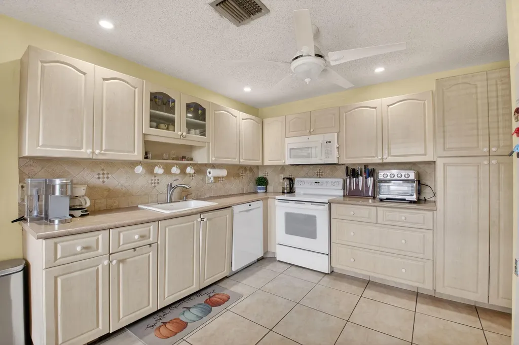 1600 NW 18th Avenue Delray Beach FL 33445