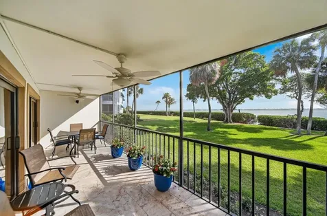 218 NE Edgewater Drive Hutchinson Island FL 34996