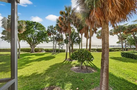 218 NE Edgewater Drive Hutchinson Island FL 34996