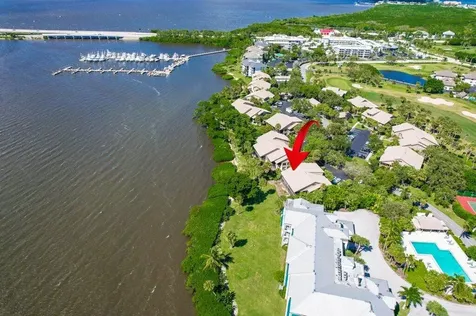 218 NE Edgewater Drive Hutchinson Island FL 34996