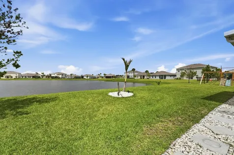 812 Persimmon Place Fort Pierce FL 34981