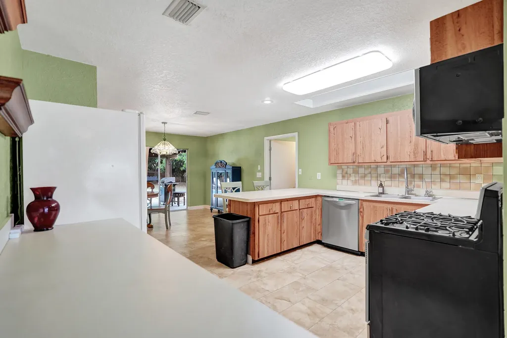 4878 Spartacus Drive Lake Worth FL 33463