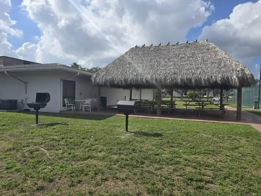 5160 Las Verdes Circle Delray Beach FL 33484