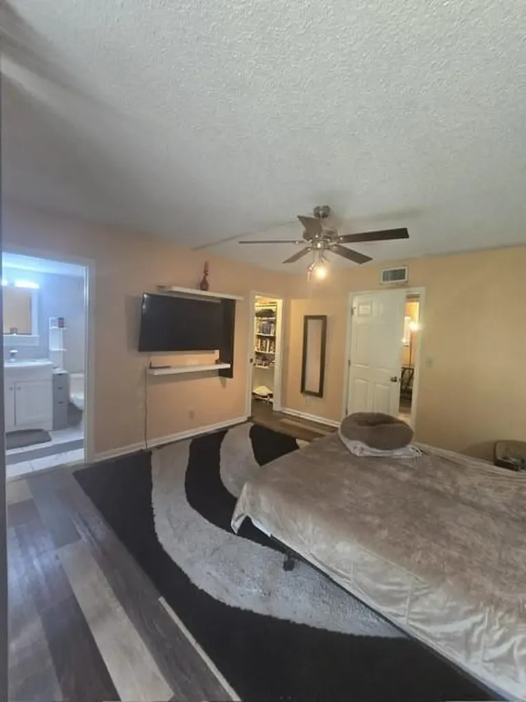 5160 Las Verdes Circle Delray Beach FL 33484