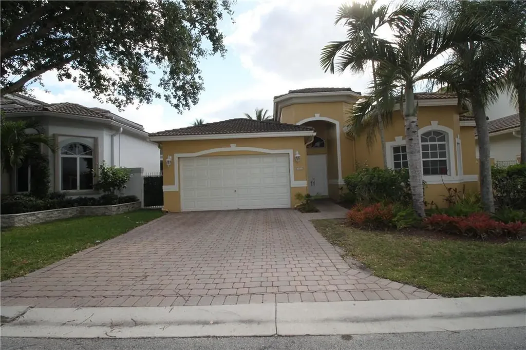 5842 NW 123rd Avenue Coral Springs FL 33076