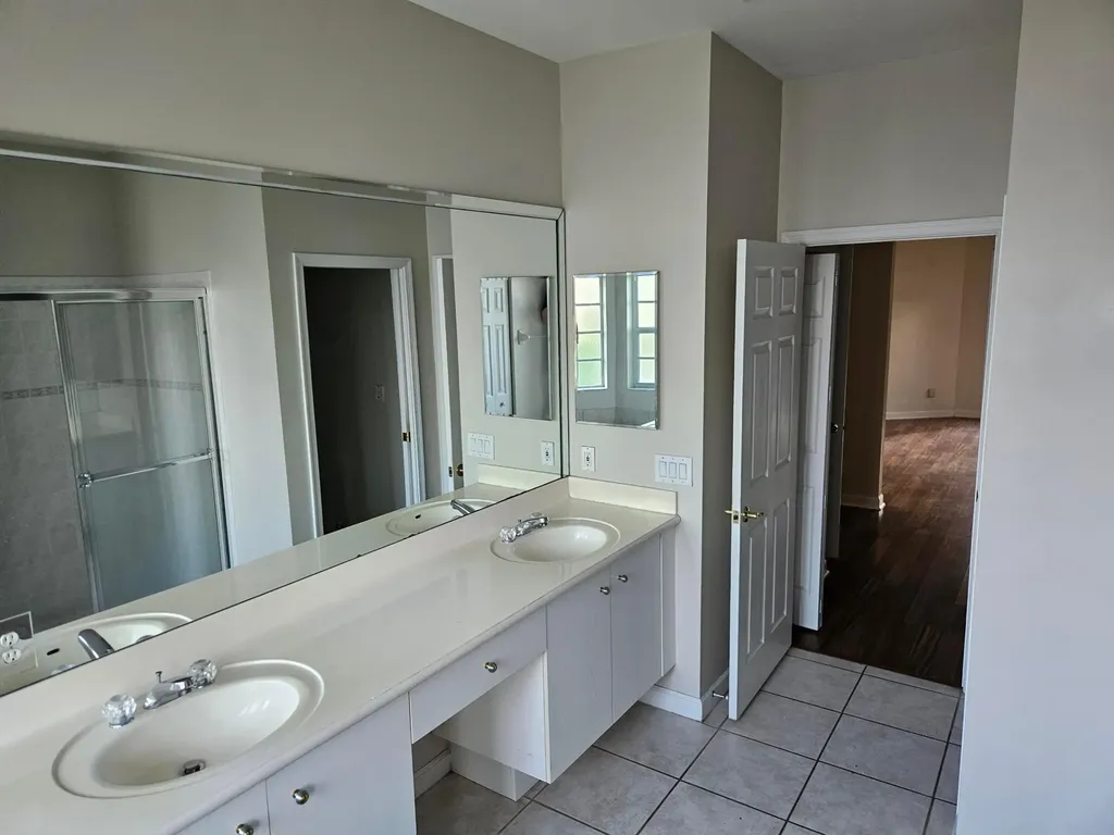 5842 NW 123rd Avenue Coral Springs FL 33076