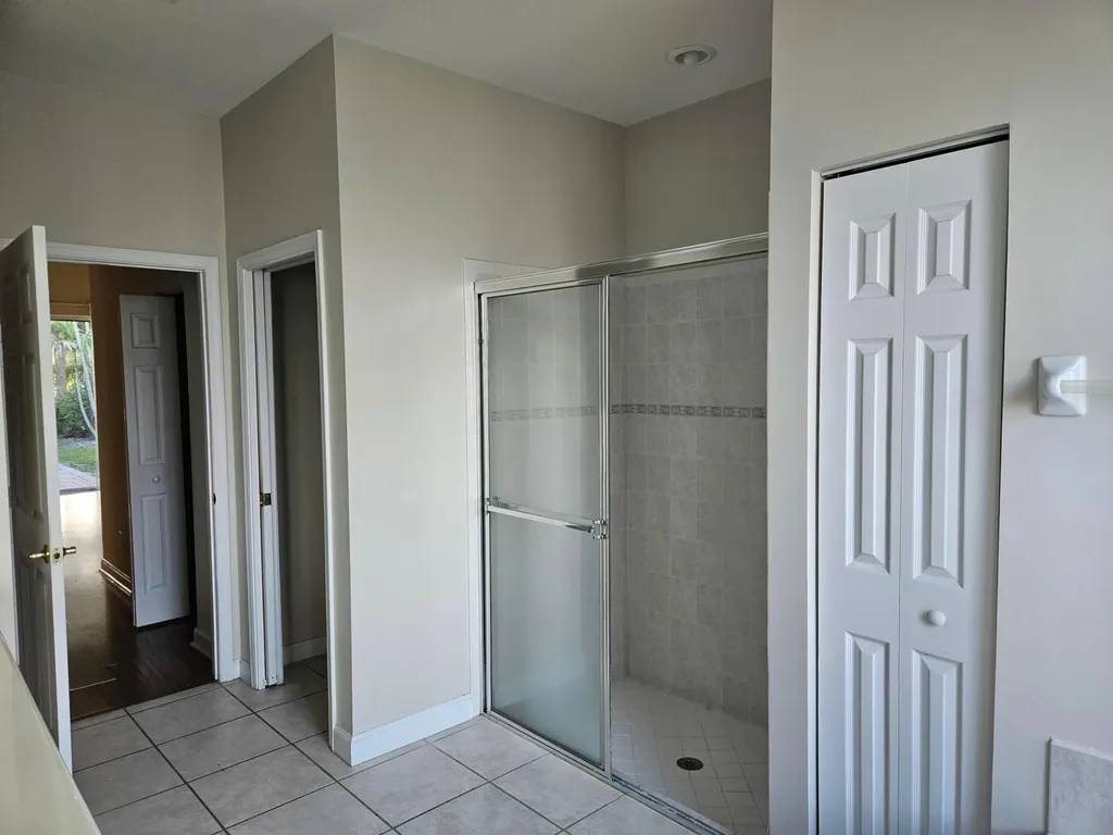5842 NW 123rd Avenue Coral Springs FL 33076