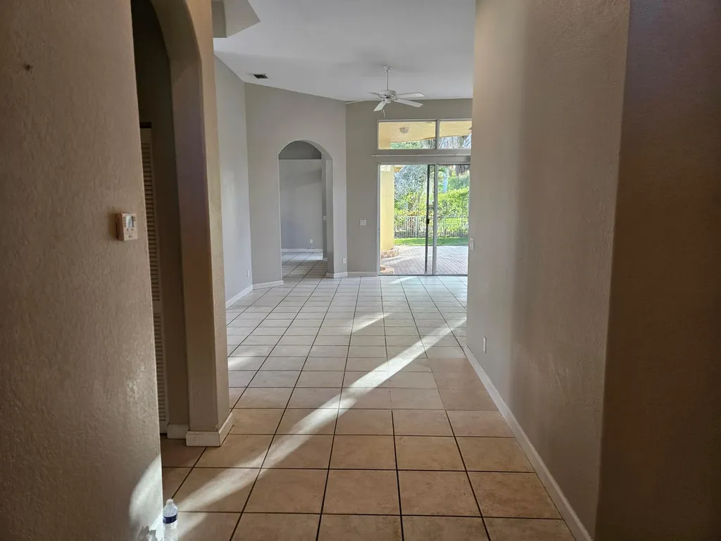 5842 NW 123rd Avenue Coral Springs FL 33076