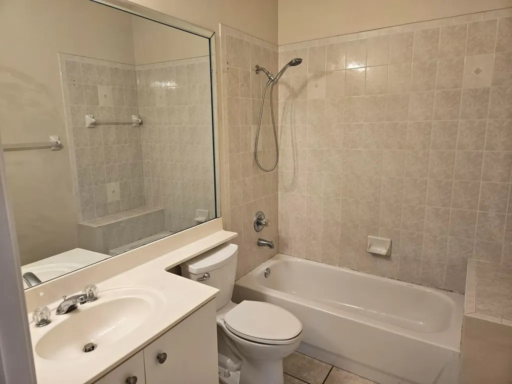 5842 NW 123rd Avenue Coral Springs FL 33076