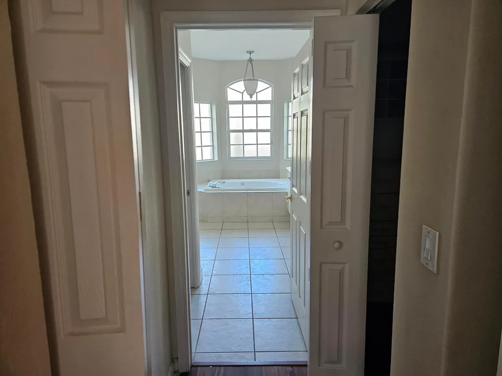 5842 NW 123rd Avenue Coral Springs FL 33076