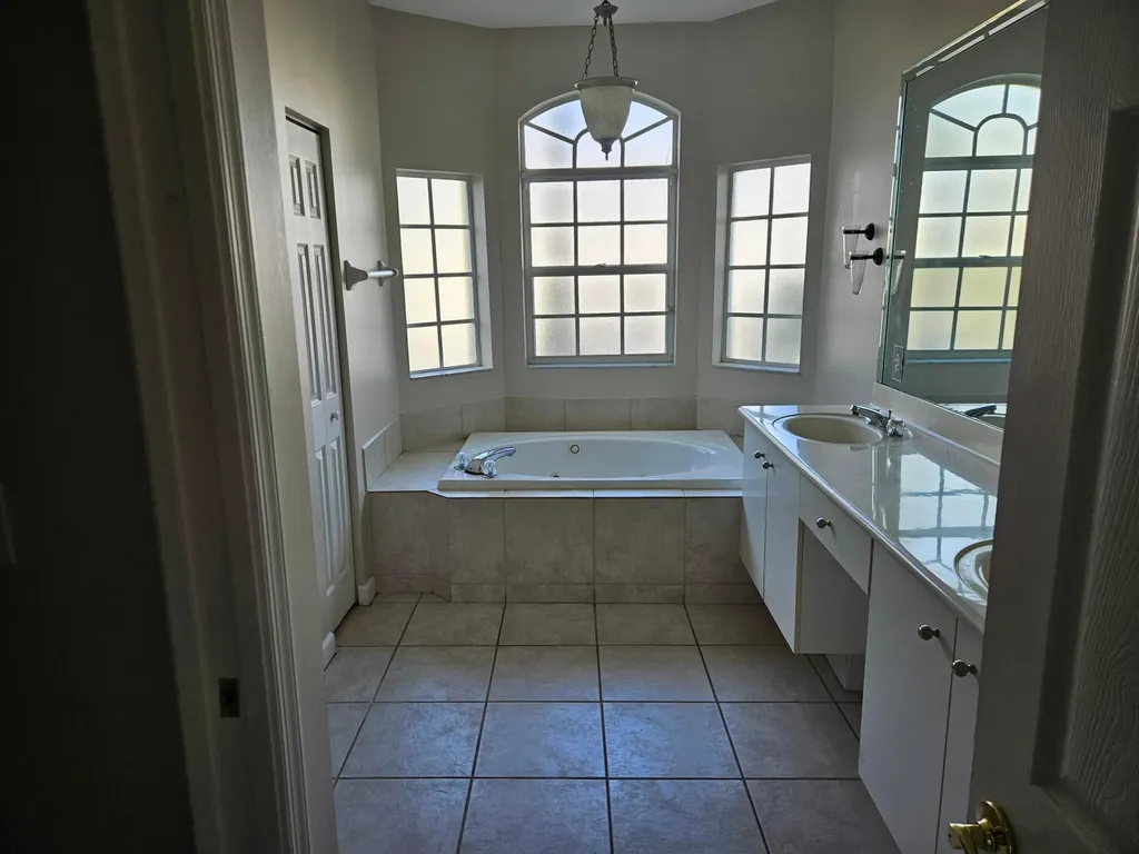 5842 NW 123rd Avenue Coral Springs FL 33076