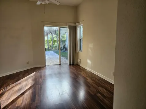 5842 NW 123rd Avenue Coral Springs FL 33076