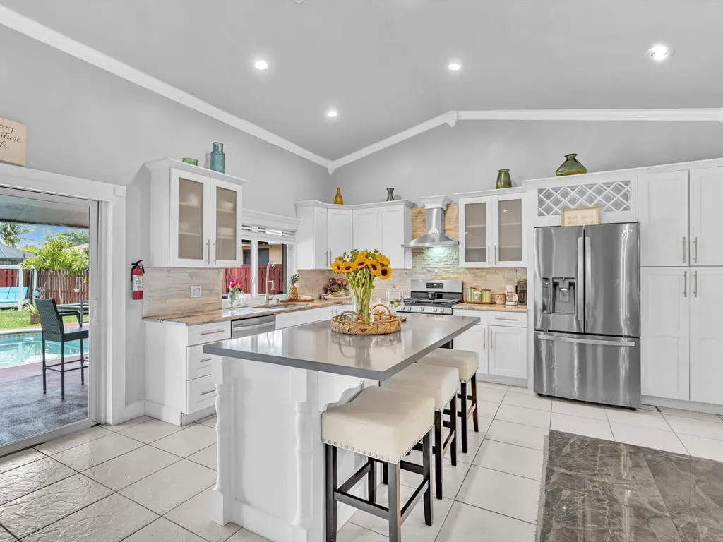 5165 NW 99th Way Coral Springs FL 33076