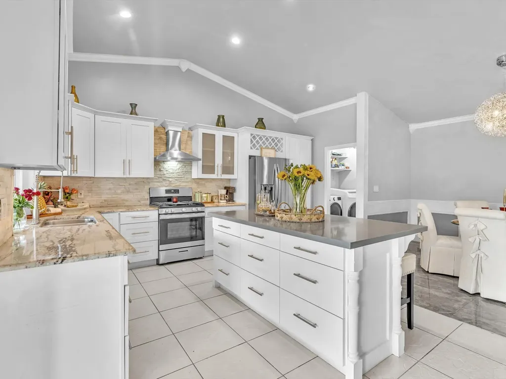 5165 NW 99th Way Coral Springs FL 33076