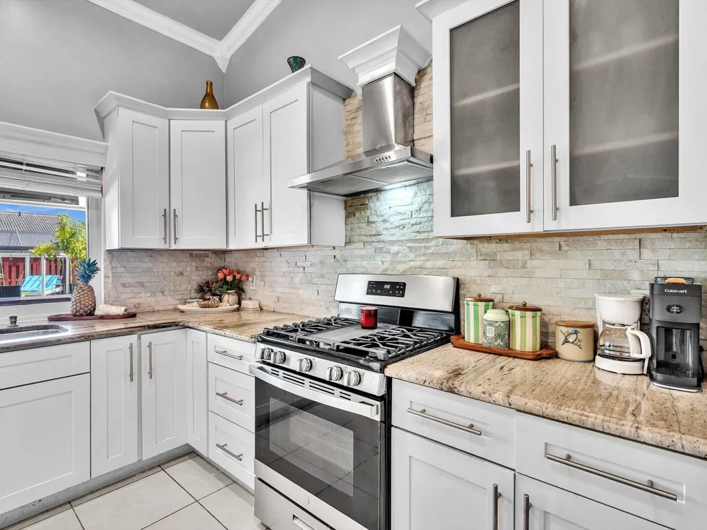 5165 NW 99th Way Coral Springs FL 33076