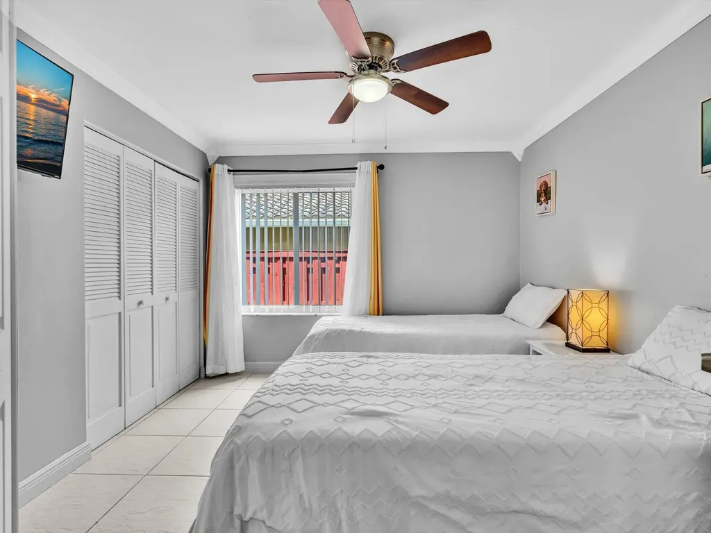 5165 NW 99th Way Coral Springs FL 33076