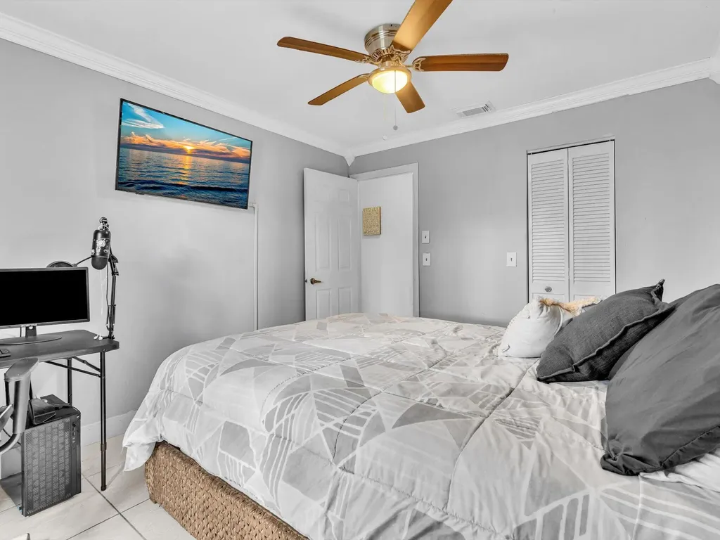 5165 NW 99th Way Coral Springs FL 33076