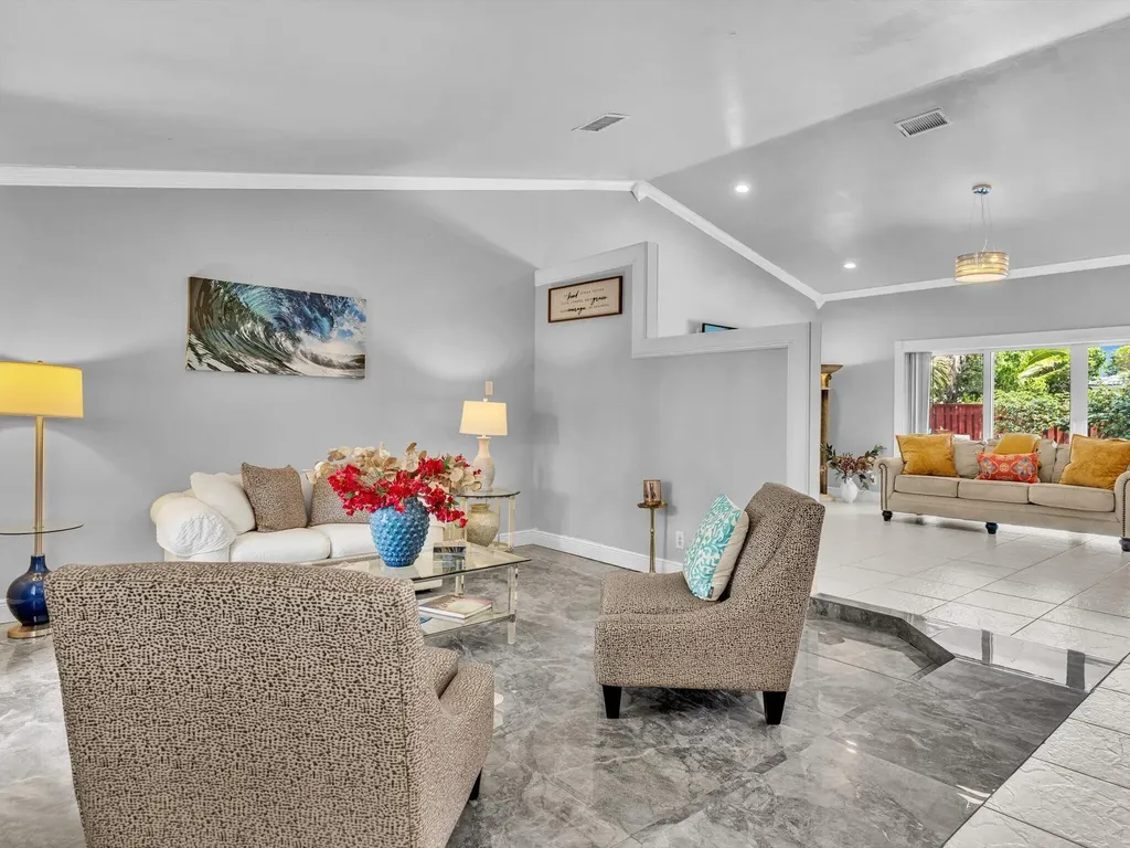 5165 NW 99th Way Coral Springs FL 33076