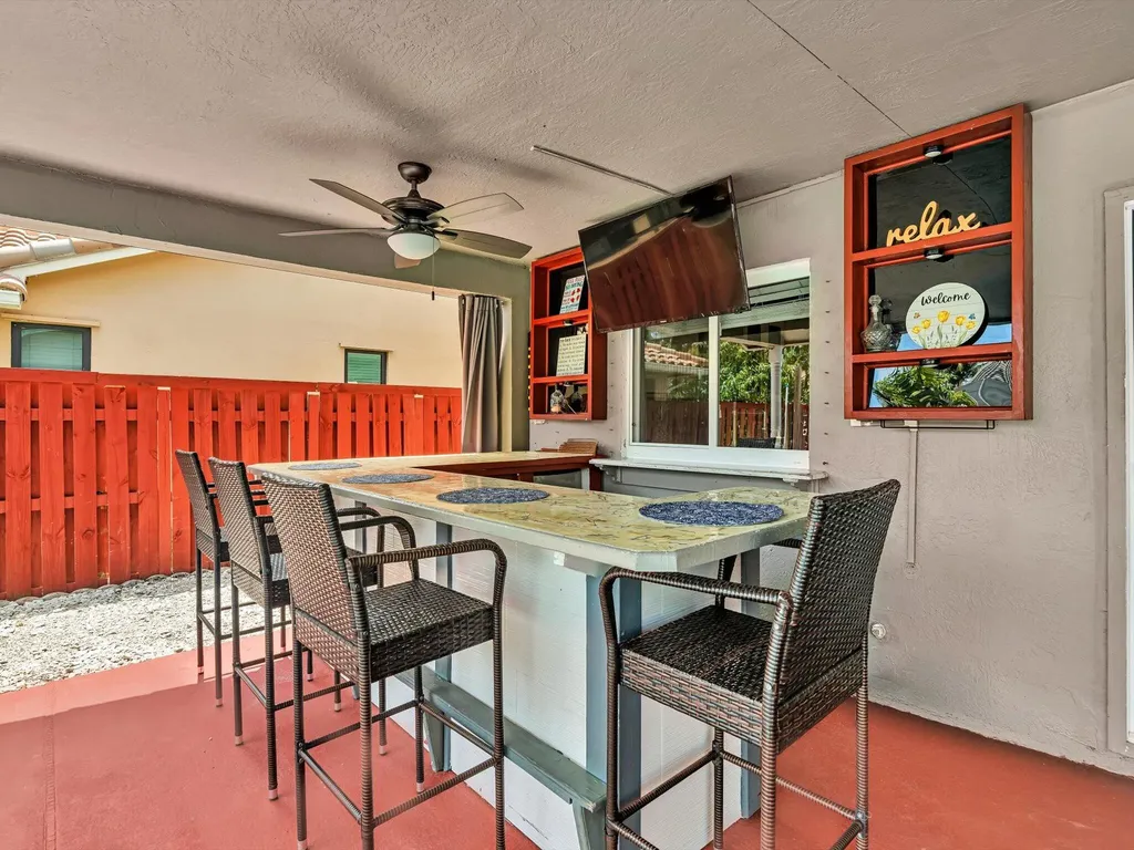 5165 NW 99th Way Coral Springs FL 33076