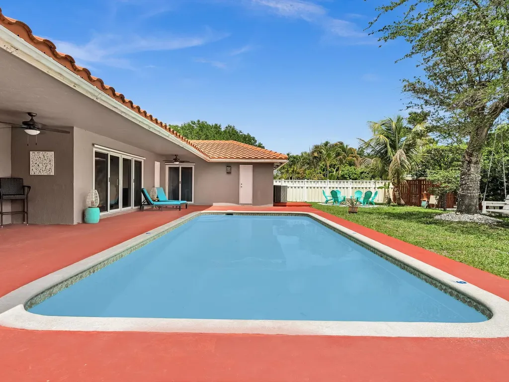 5165 NW 99th Way Coral Springs FL 33076
