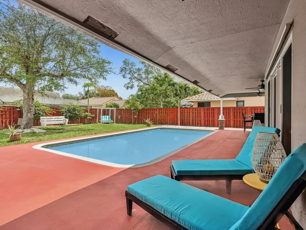 5165 NW 99th Way Coral Springs FL 33076