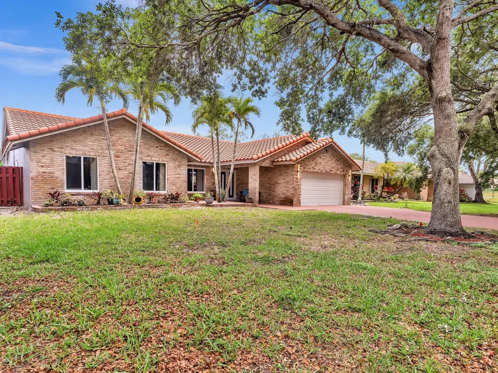 5165 NW 99th Way Coral Springs FL 33076