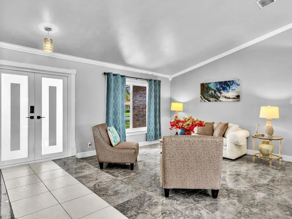 5165 NW 99th Way Coral Springs FL 33076