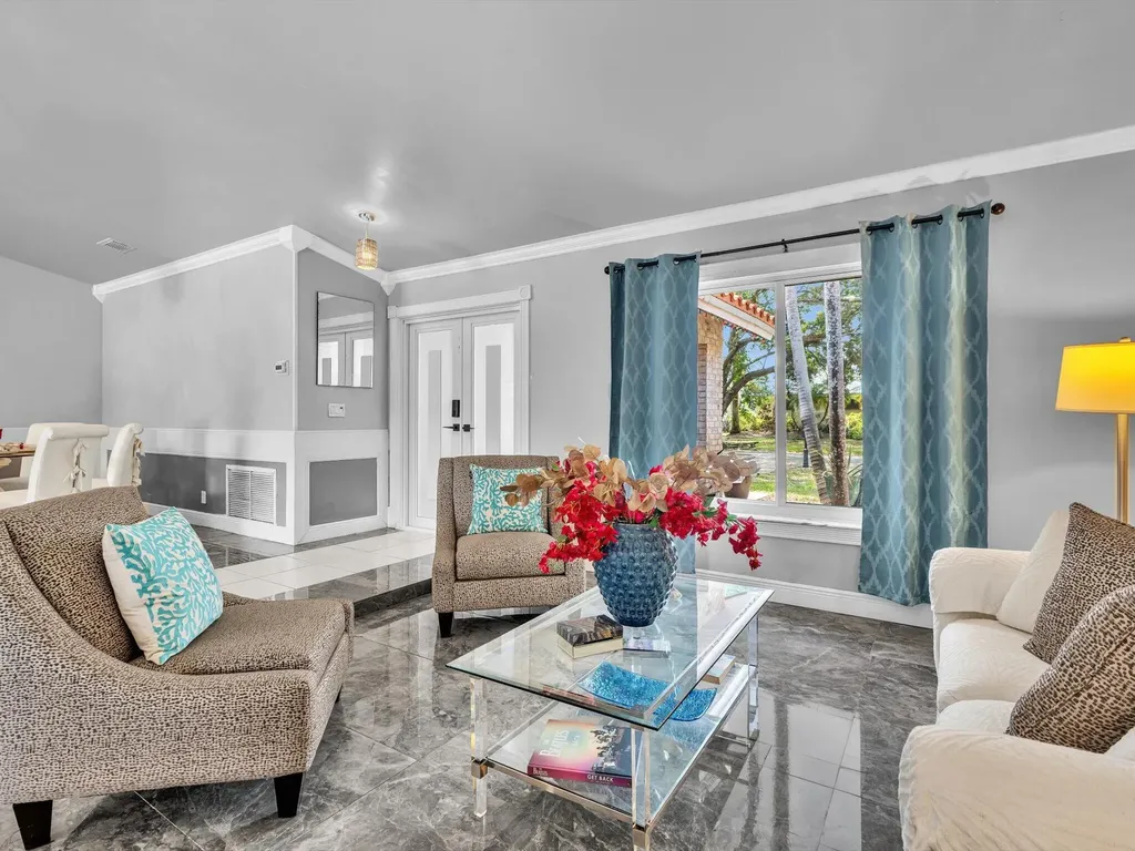 5165 NW 99th Way Coral Springs FL 33076