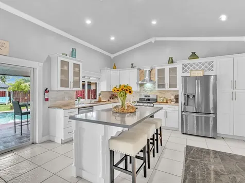 5165 NW 99th Way Coral Springs FL 33076