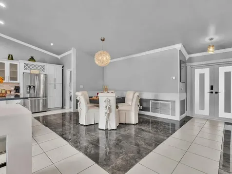 5165 NW 99th Way Coral Springs FL 33076
