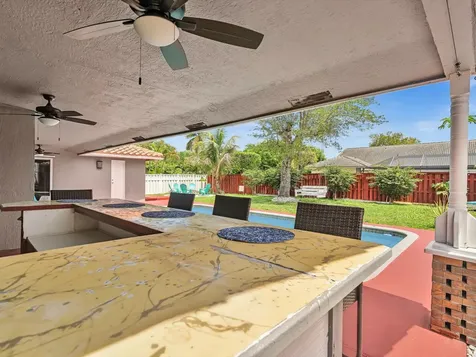 5165 NW 99th Way Coral Springs FL 33076