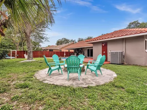 5165 NW 99th Way Coral Springs FL 33076