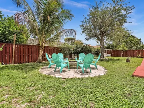 5165 NW 99th Way Coral Springs FL 33076