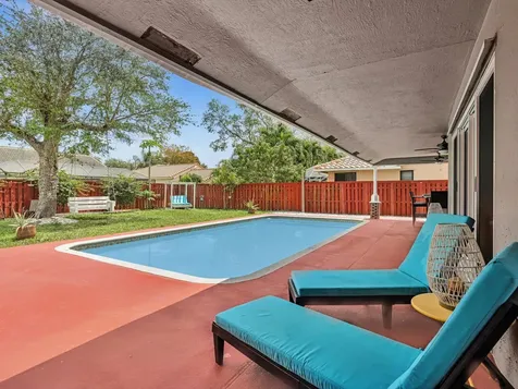 5165 NW 99th Way Coral Springs FL 33076