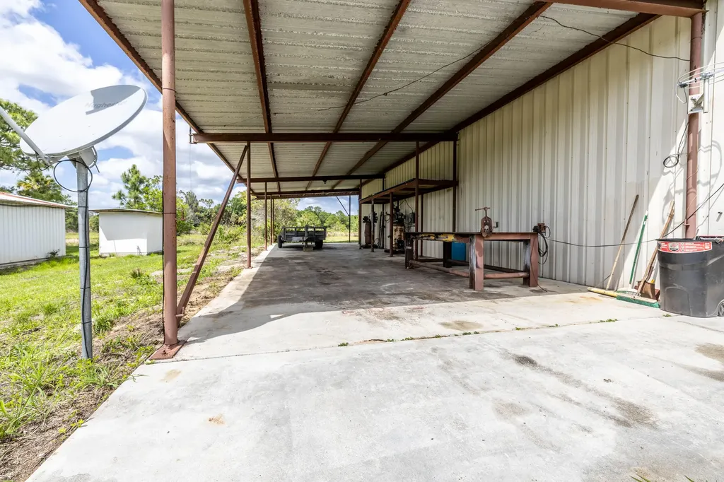 21216 Glades Cut Off Road Port St Lucie FL 34987