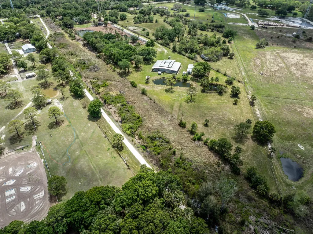 21216 Glades Cut Off Road Port St Lucie FL 34987