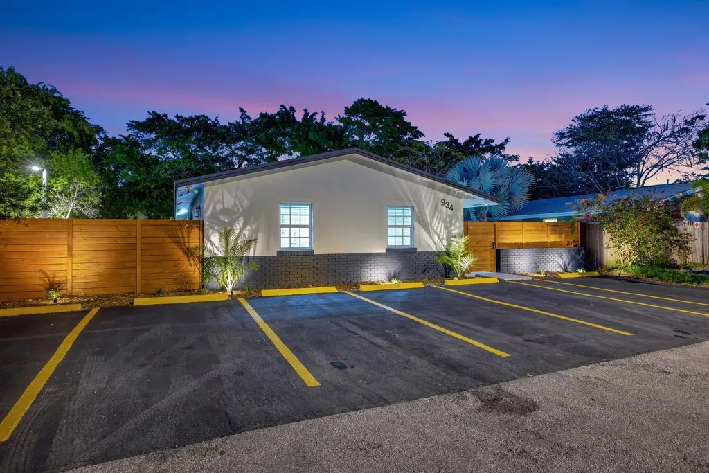 934 NW 4th Avenue Fort Lauderdale FL 33311