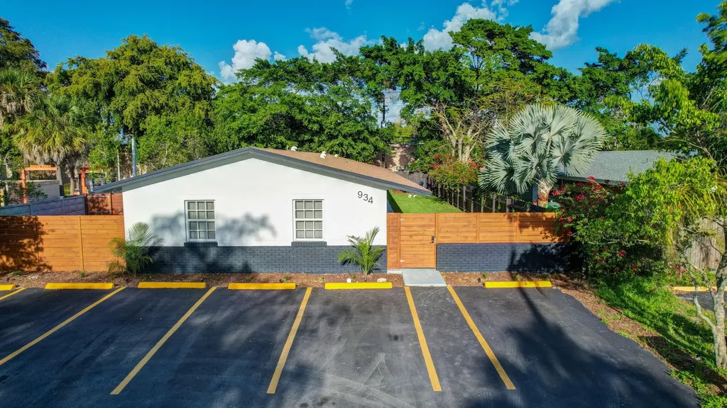 934 NW 4th Avenue Fort Lauderdale FL 33311