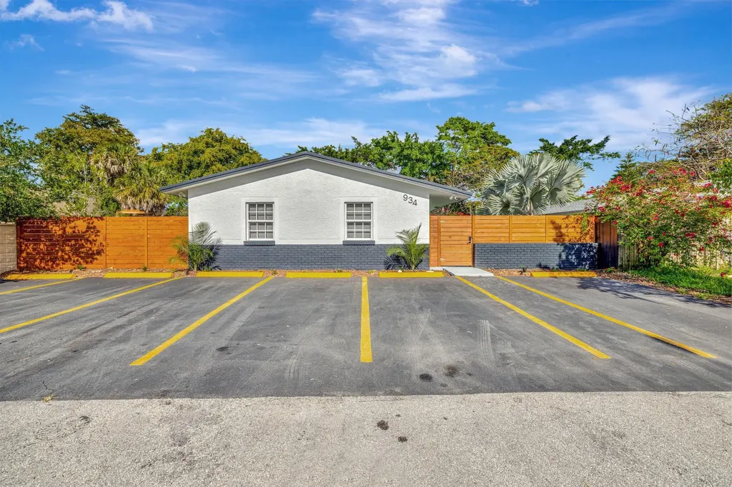 934 NW 4th Avenue Fort Lauderdale FL 33311
