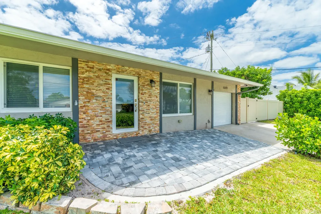 8099 Santa Fe Trail Boca Raton FL 33487