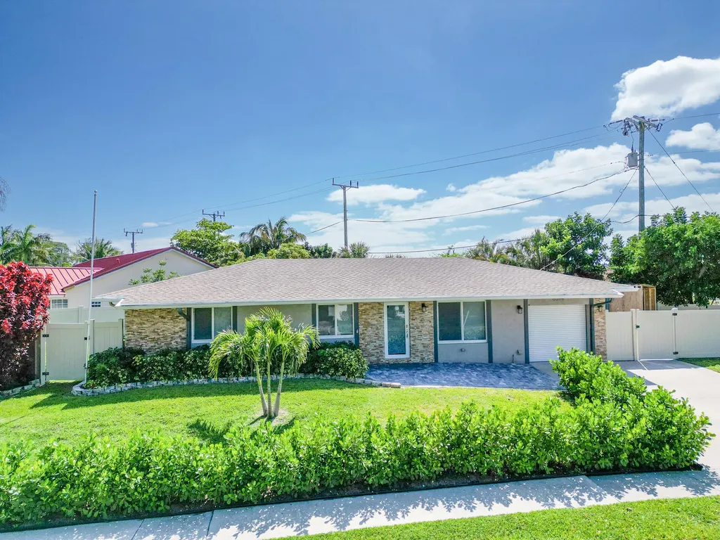 8099 Santa Fe Trail Boca Raton FL 33487