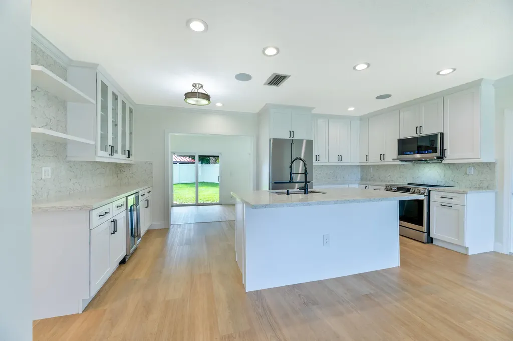 8099 Santa Fe Trail Boca Raton FL 33487