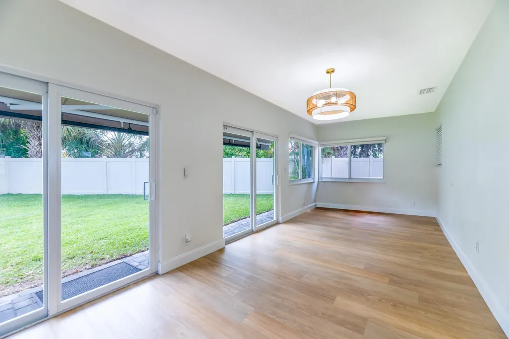 8099 Santa Fe Trail Boca Raton FL 33487