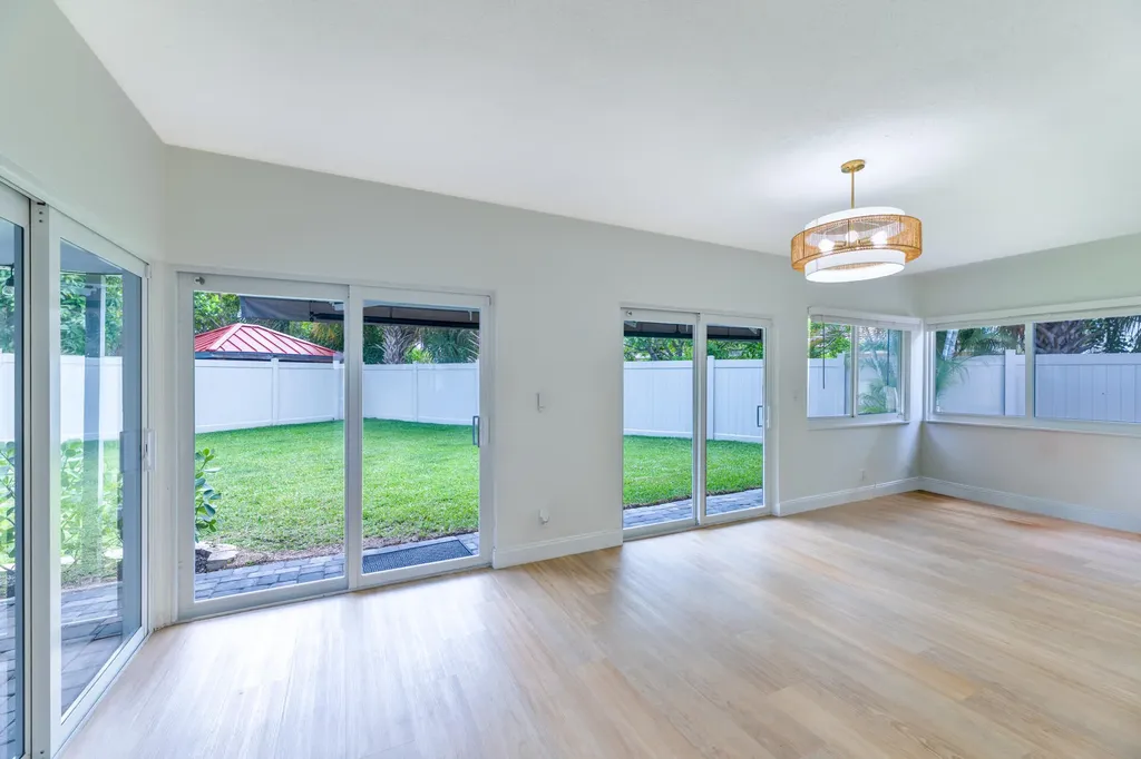 8099 Santa Fe Trail Boca Raton FL 33487